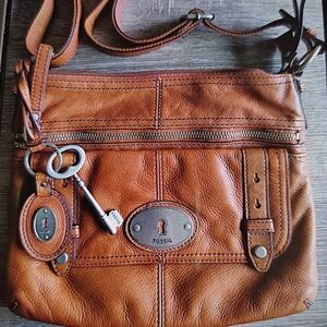 Fossil Brown Leather Messenger Bag with Durable Craftsmanship